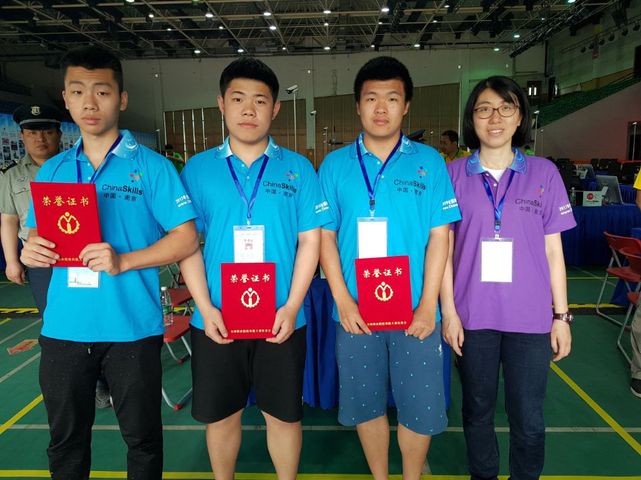 阳光下 正青春 信息技术系2016年元旦文艺晚会.JPG
